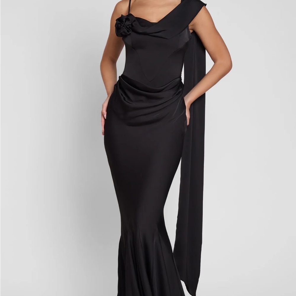 Leau Celine Black One Shoulder Dress